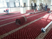 بالصور: تغيير فرش مسجد الجبلية في مدينة يافا 